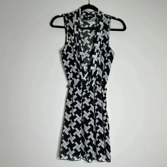 Black & White Dress - Picture 2 of 11